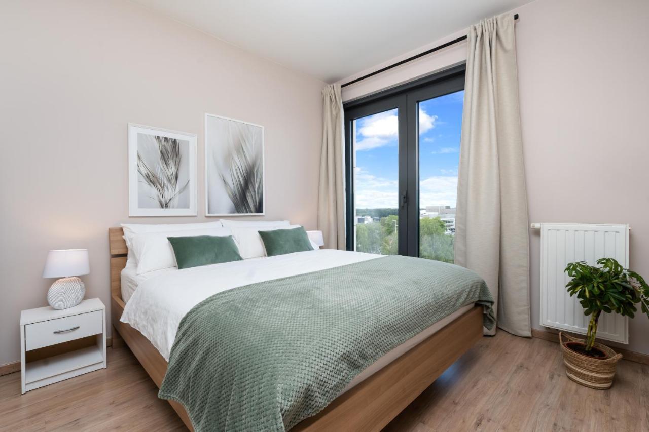 Shs Homes-Luxe Highrise, 2 Bedrooms, Kitchen, Free Parking, Stunning View, Large Tarrasse, Workspace Hasselt Bagian luar foto