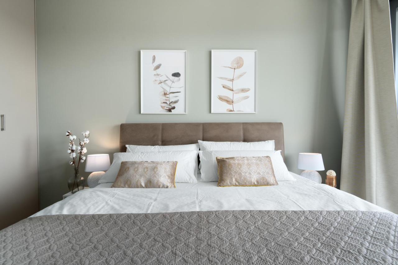 Shs Homes-Luxe Highrise, 2 Bedrooms, Kitchen, Free Parking, Stunning View, Large Tarrasse, Workspace Hasselt Bagian luar foto
