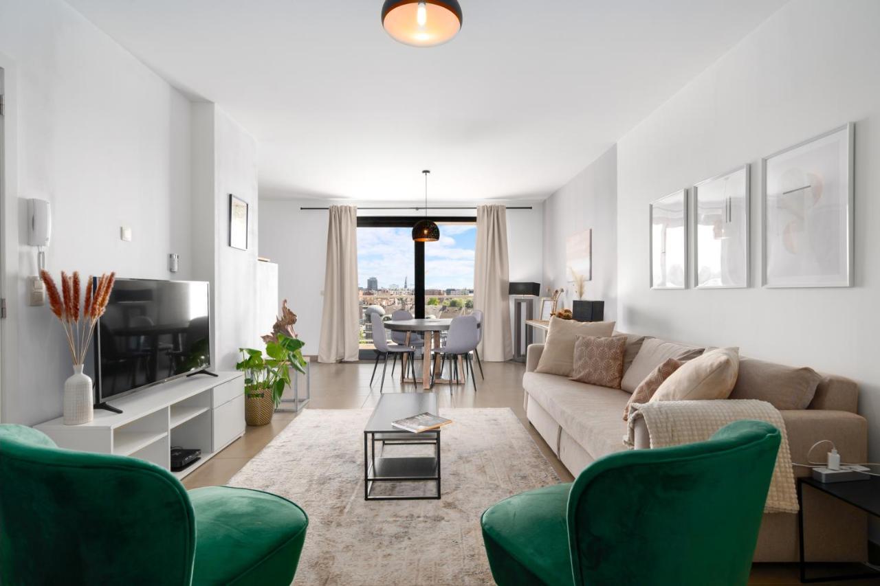 Shs Homes-Luxe Highrise, 2 Bedrooms, Kitchen, Free Parking, Stunning View, Large Tarrasse, Workspace Hasselt Bagian luar foto