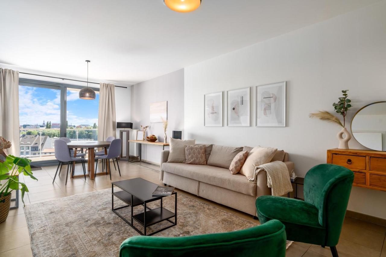 Shs Homes-Luxe Highrise, 2 Bedrooms, Kitchen, Free Parking, Stunning View, Large Tarrasse, Workspace Hasselt Bagian luar foto